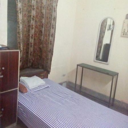 Apro Apartment Kolkata Bagian luar foto